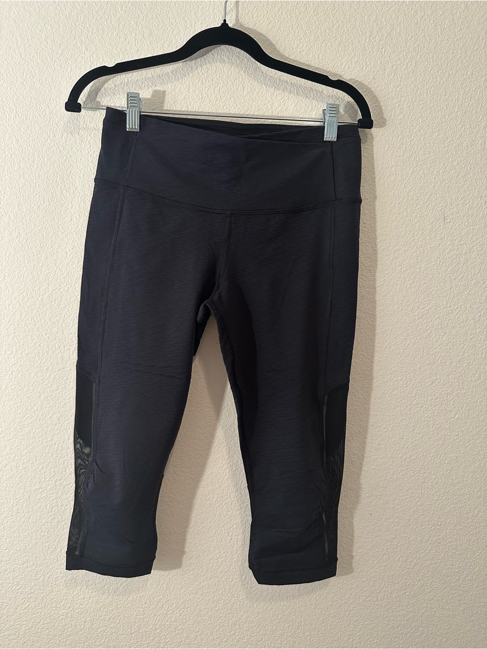 Lululemon Cropped Navy Mesh Panel Leggings, Size 8
